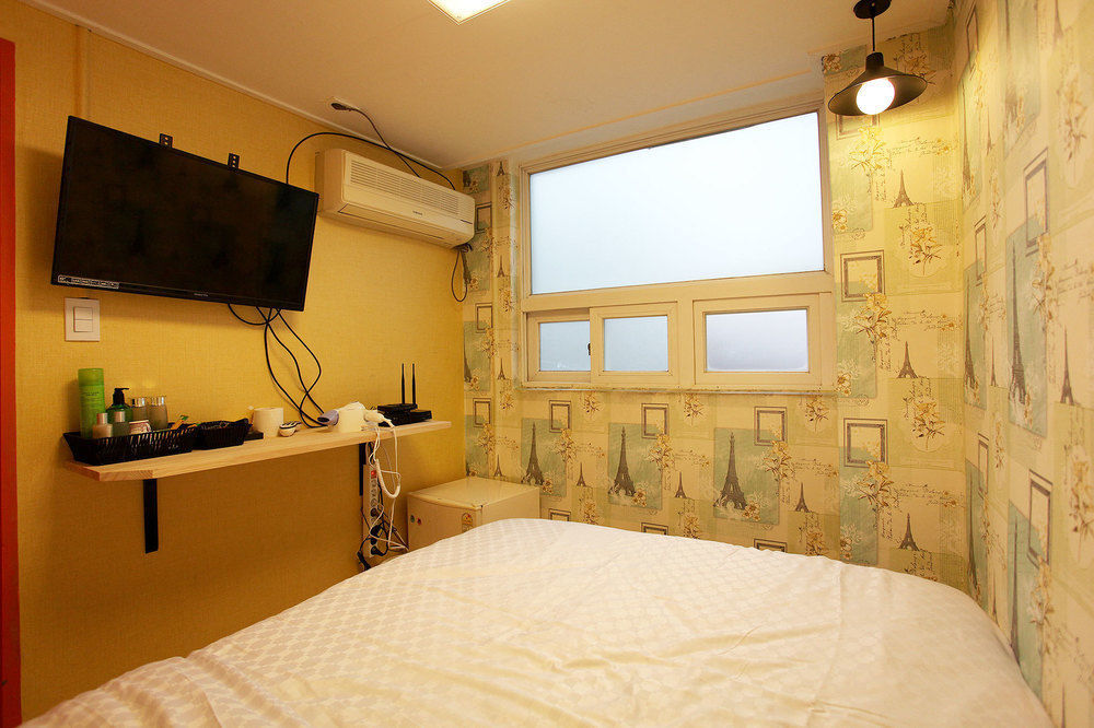 Gonggam Shinchon Hotel